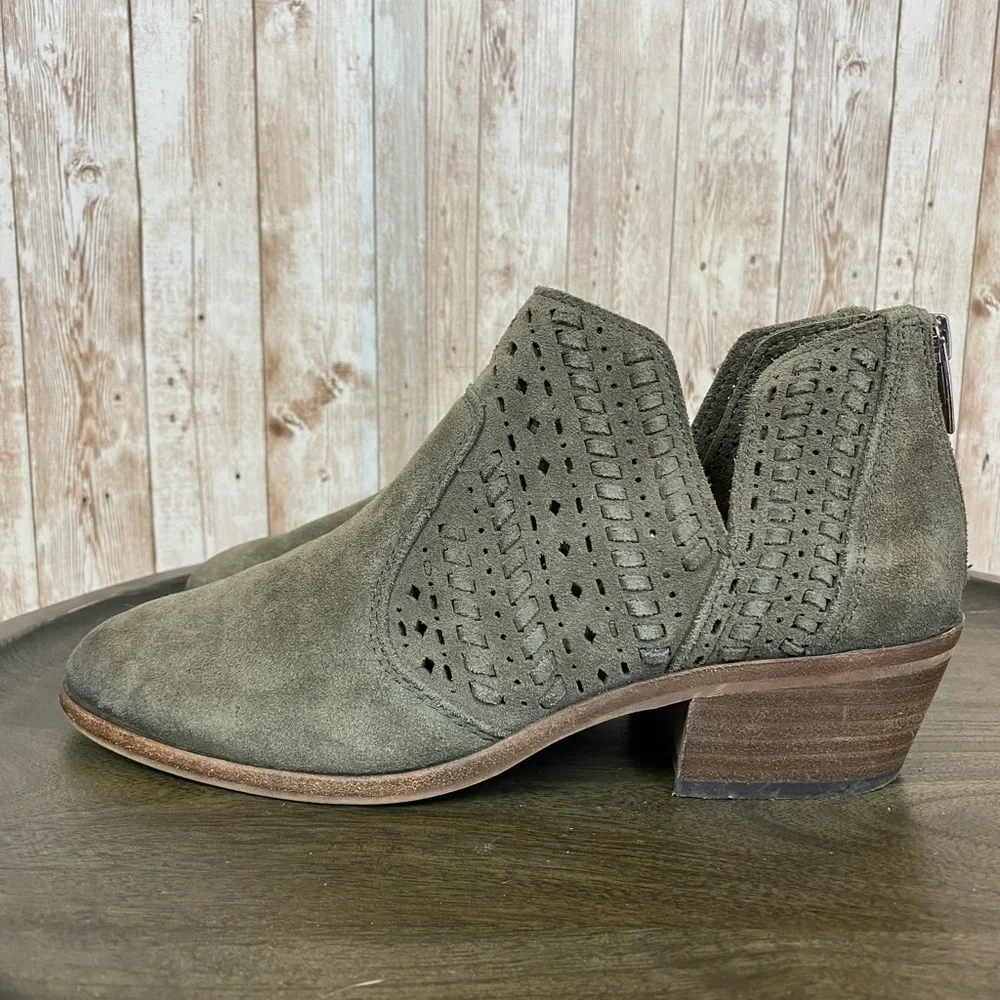 Vince Camuto Prasata Suede Leather Back Zip Ankle Bootie Size 7.5 Women